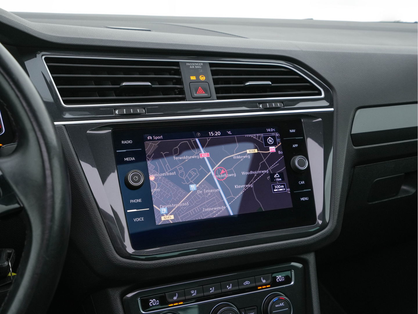 Volkswagen Tiguan 1.5 TSI R-Line Comfortline Business (INCL-BTW) *PANO | FULL-LED | ADAPTIVE-CRUISE | DIGI-COCKPIT | HEATED-COMFORTSEATS | NAV-FULLMAP | DAB+ | TOWBAR | PRIVACY-GLASS | ECC | PDC | 19''ALU*