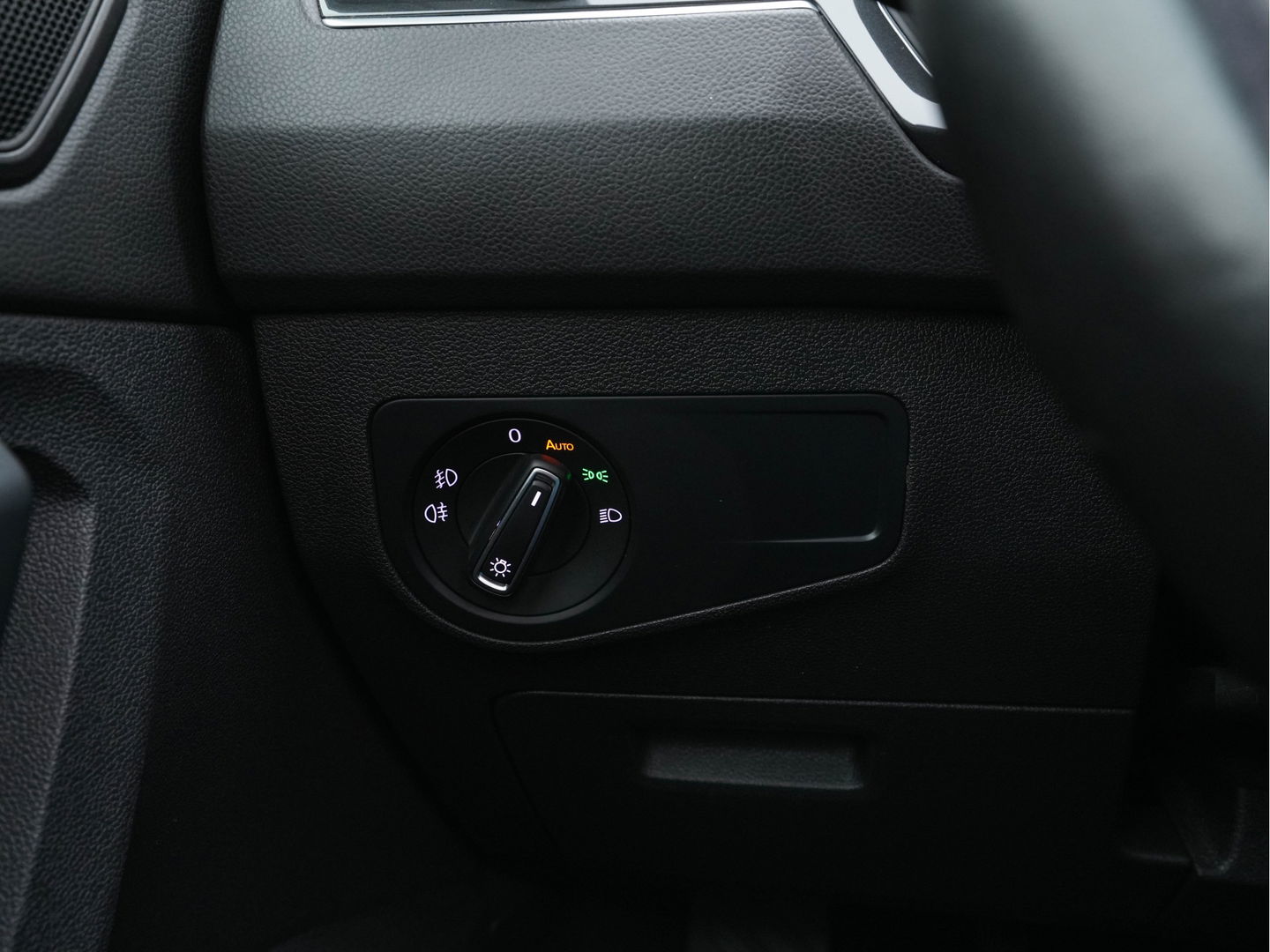 Volkswagen Tiguan 1.5 TSI R-Line Comfortline Business (INCL-BTW) *PANO | FULL-LED | ADAPTIVE-CRUISE | DIGI-COCKPIT | HEATED-COMFORTSEATS | NAV-FULLMAP | DAB+ | TOWBAR | PRIVACY-GLASS | ECC | PDC | 19''ALU*