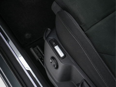 Volkswagen Tiguan 1.5 TSI R-Line Comfortline Business (INCL-BTW) *PANO | FULL-LED | ADAPTIVE-CRUISE | DIGI-COCKPIT | HEATED-COMFORTSEATS | NAV-FULLMAP | DAB+ | TOWBAR | PRIVACY-GLASS | ECC | PDC | 19''ALU*