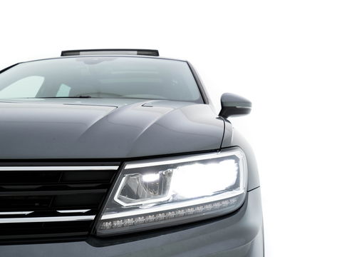 Volkswagen Tiguan 1.5 TSI R-Line Comfortline Business (INCL-BTW) *PANO | FULL-LED | ADAPTIVE-CRUISE | DIGI-COCKPIT | HEATED-COMFORTSEATS | NAV-FULLMAP | DAB+ | TOWBAR | PRIVACY-GLASS | ECC | PDC | 19''ALU*