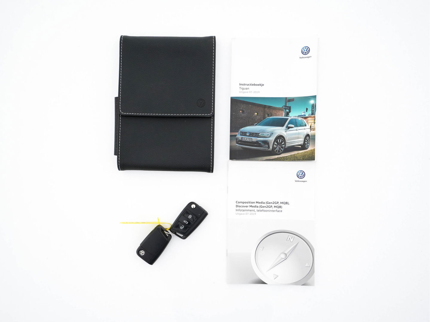 Volkswagen Tiguan 1.5 TSI R-Line Comfortline Business (INCL-BTW) *PANO | FULL-LED | ADAPTIVE-CRUISE | DIGI-COCKPIT | HEATED-COMFORTSEATS | NAV-FULLMAP | DAB+ | TOWBAR | PRIVACY-GLASS | ECC | PDC | 19''ALU*