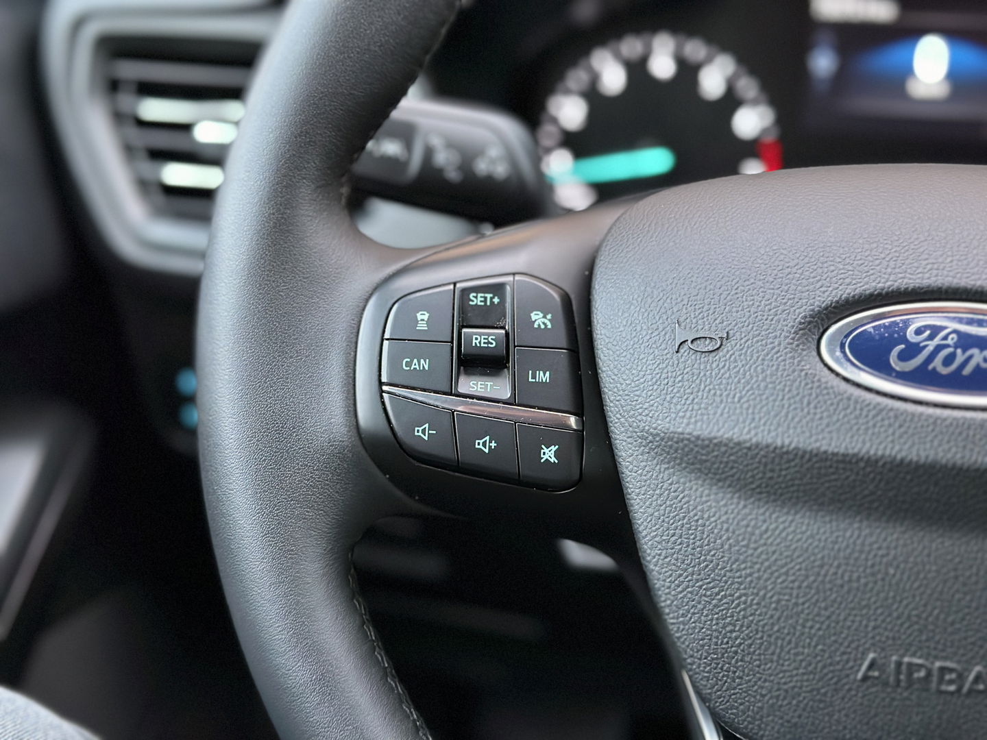 Ford Focus 1.0 EcoBoost Titanium Business | Adaptive Cruise Control | Parkeersensoren | Apple Carplay | Android Auto | Keyless | Afn. Trekhaak | Rijmodus Regeling | Airconditioning