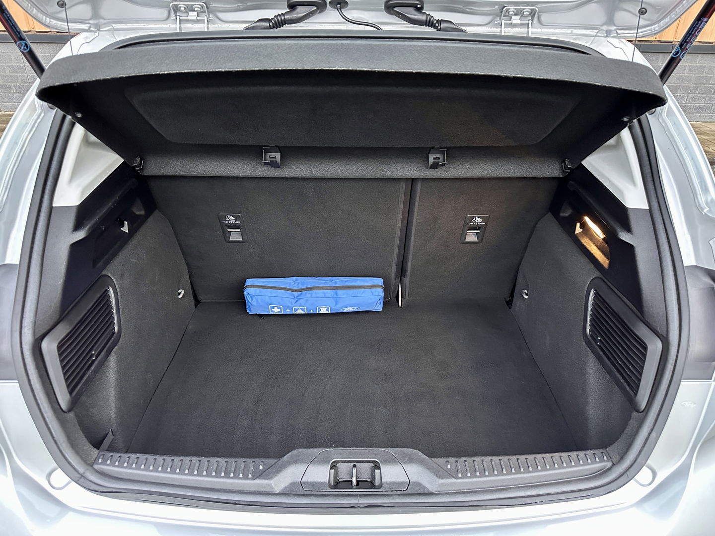 Ford Focus 1.0 EcoBoost Titanium Business | Adaptive Cruise Control | Parkeersensoren | Apple Carplay | Android Auto | Keyless | Afn. Trekhaak | Rijmodus Regeling | Airconditioning