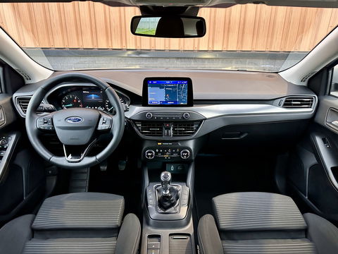 Ford Focus 1.0 EcoBoost Titanium Business | Adaptive Cruise Control | Parkeersensoren | Apple Carplay | Android Auto | Keyless | Afn. Trekhaak | Rijmodus Regeling | Airconditioning