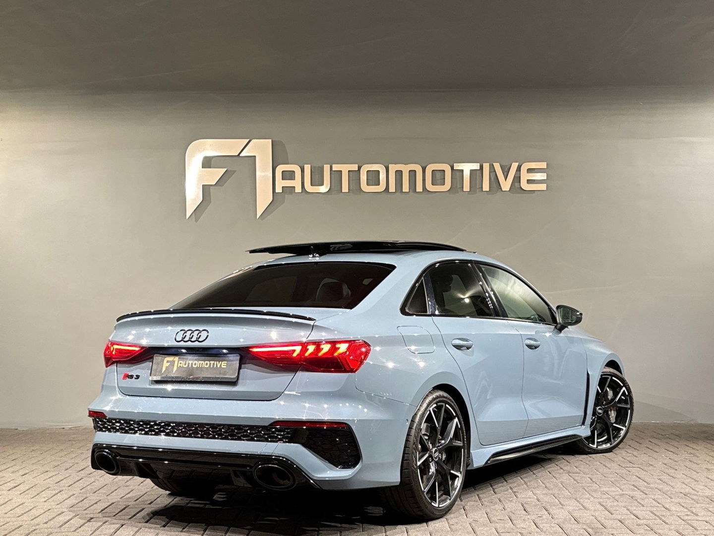 Audi RS3 Limousine 2.5 TFSI quattro Pano|Ceramic|HuD|B&O|Key