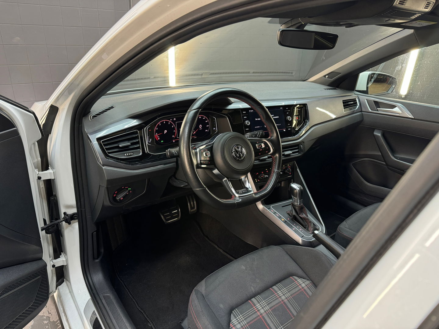 Volkswagen Polo 2.0 TSI GTI Pano|Beats|Sfeer|ACC|Virtual