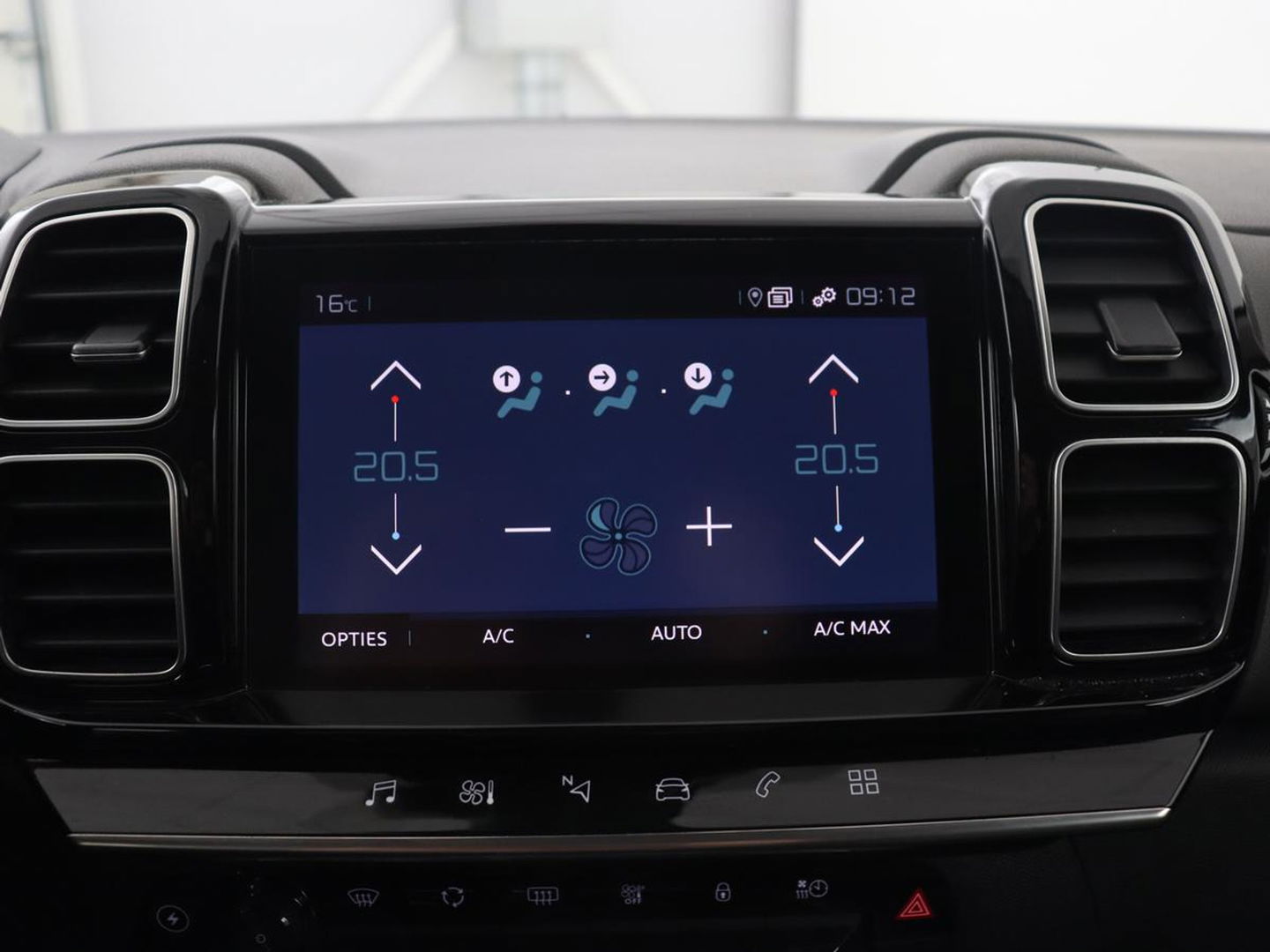 Citroën C5 Aircross 1.6 Plug-in Hybrid 225 Business | Camera | Carplay | Navigatie | Climate control | Bluetooth | Cruise control | 18'' | Parkeerhulp | PHEV