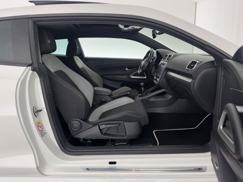 Volkswagen Scirocco 1.4 TSI R-Line *PANO | XENON | HEATED-SPORTSEATS | NAVI-FULLMAP | ECC | SUBWOOFER | PDC | PRIVACY-GLASS | 17''ALU*