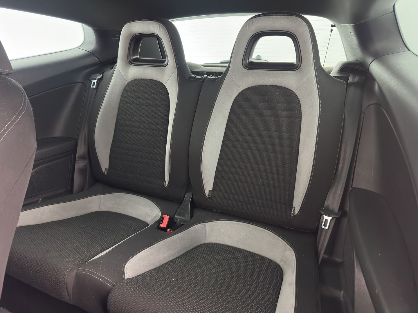 Volkswagen Scirocco 1.4 TSI R-Line *PANO | XENON | HEATED-SPORTSEATS | NAVI-FULLMAP | ECC | SUBWOOFER | PDC | PRIVACY-GLASS | 17''ALU*