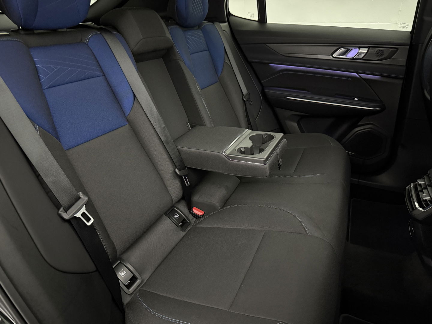 Lynk Co 01 1.5 Black Edition | SOH 97% | 360° | Pano | Stoel/stuurverw. | Sfeer | Virtual | Memory | Carplay