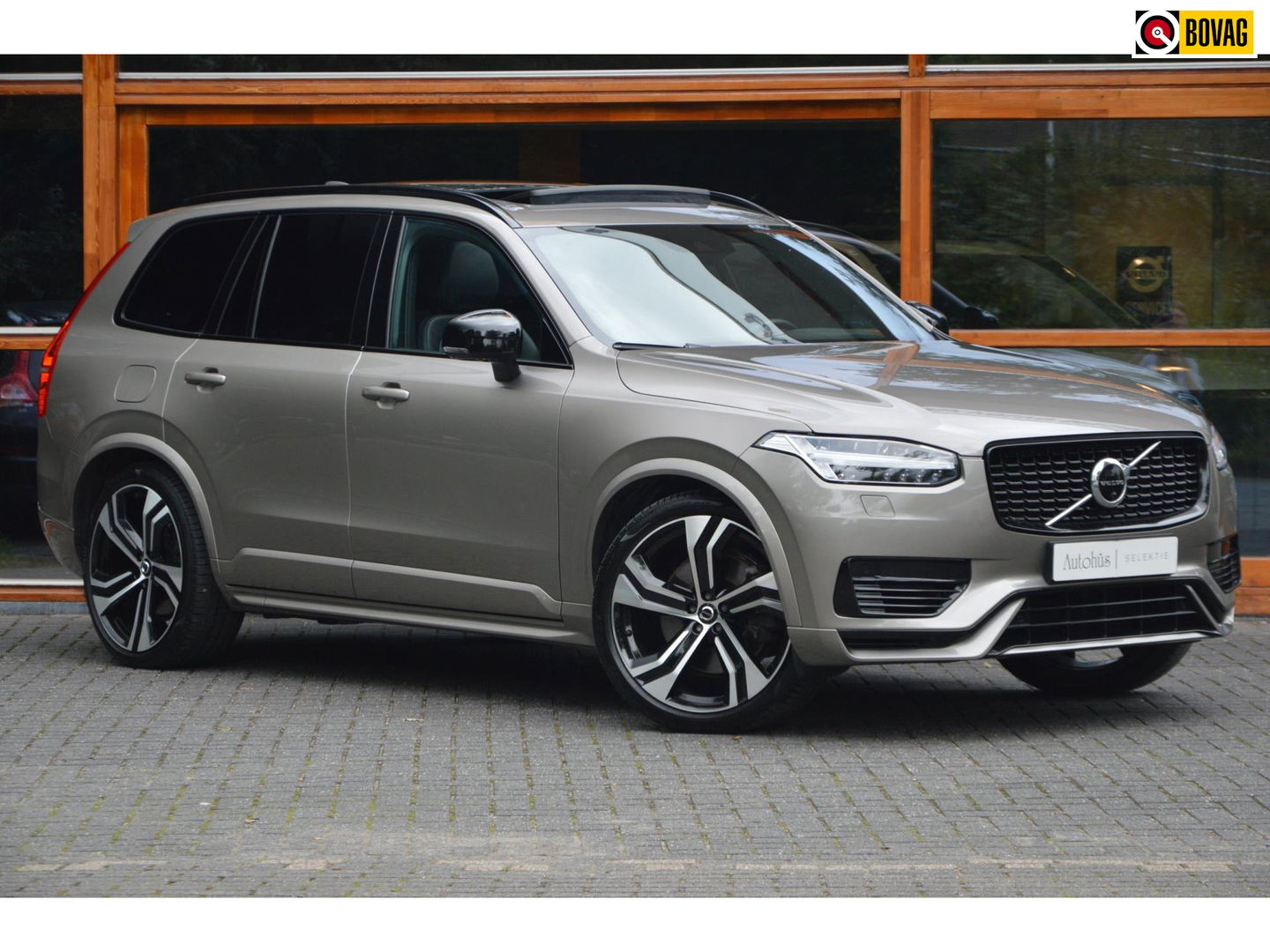 Volvo XC90 T8 Long range AWD R-Design | Luchtvering | 360° Camera | Trekhaak 2400 kg| Pilot-Assist | Stuur Stoel Verwarmd |