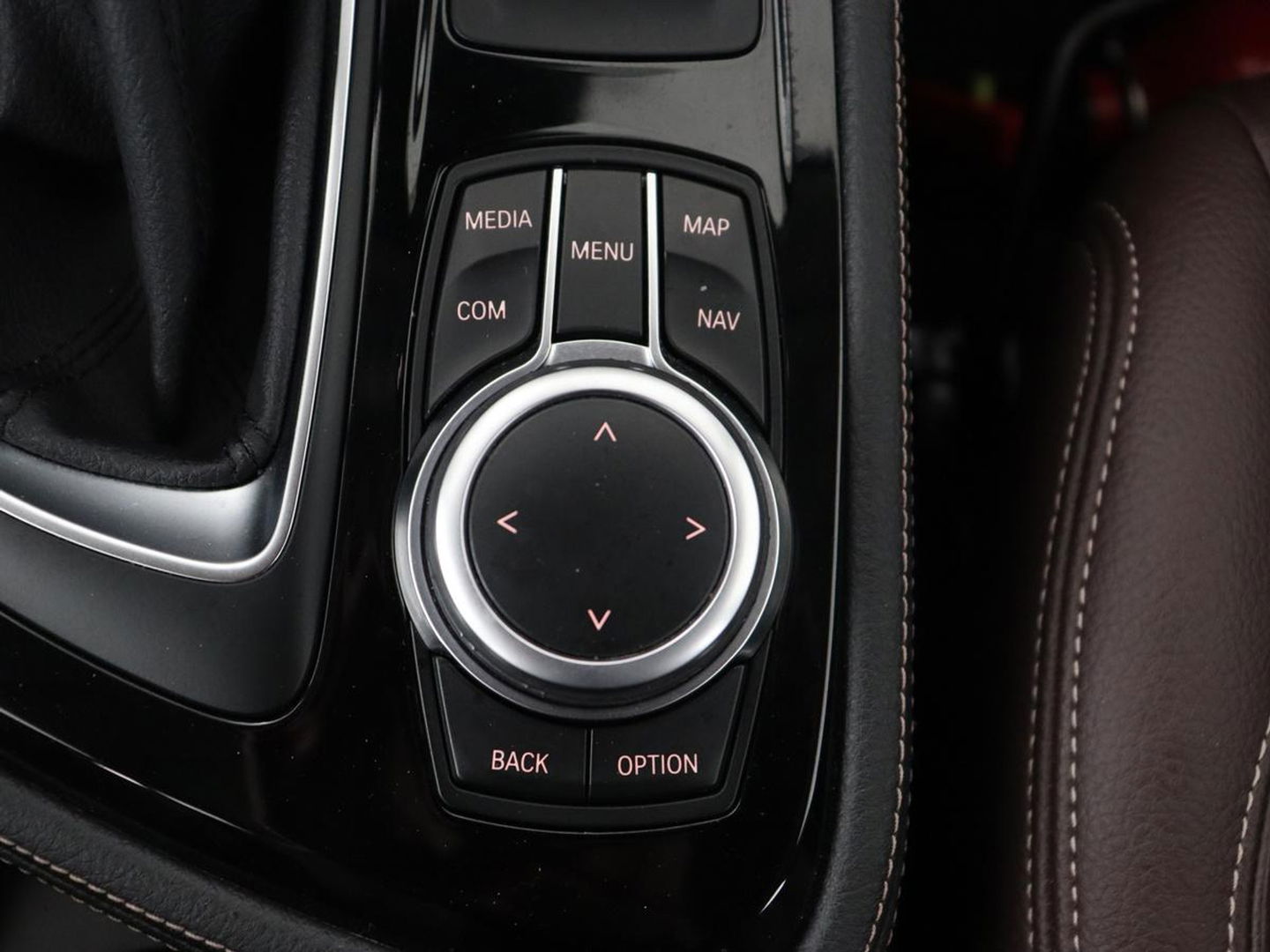 BMW 2 Serie Active Tourer 225xe iPerformance Luxury Line | Panoramadak | Leder  | Head-Up | Camera | Keyless | Navigatie | Park Assist | Adaptief LED | PHEV | Plug In