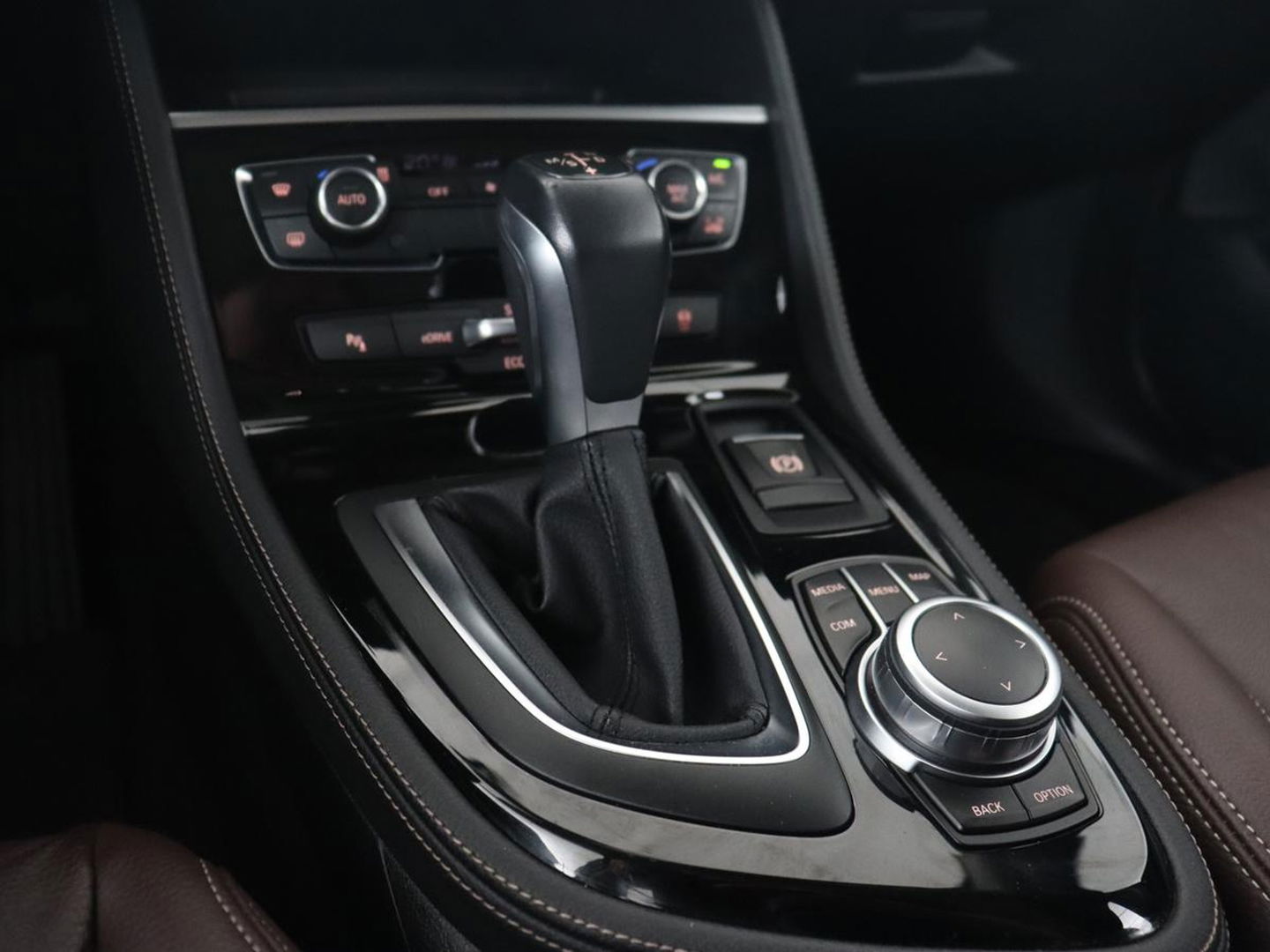 BMW 2 Serie Active Tourer 225xe iPerformance Luxury Line | Panoramadak | Leder  | Head-Up | Camera | Keyless | Navigatie | Park Assist | Adaptief LED | PHEV | Plug In