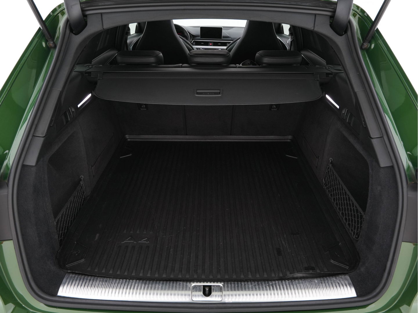 Audi RS4 2.9 TFSI quattro *MILLTEK | KERAMIK | APPLE-CARPLAY | PPF | ABT | B&O | 360-CAMERA | PANO | CARBON-PACK | HUD | SONOMA-GREEN | DEALER-AUTO*