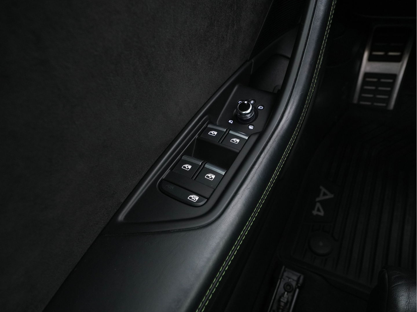 Audi RS4 2.9 TFSI quattro *MILLTEK | KERAMIK | APPLE-CARPLAY | PPF | ABT | B&O | 360-CAMERA | PANO | CARBON-PACK | HUD | SONOMA-GREEN | DEALER-AUTO*