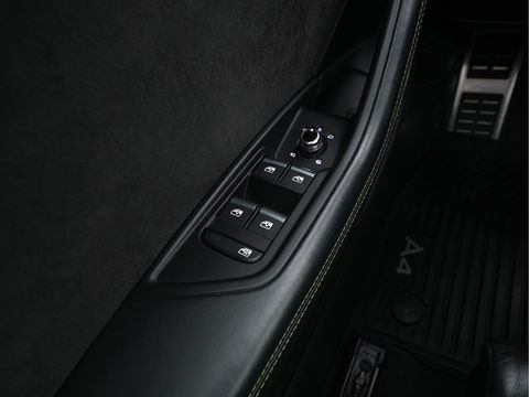 Audi RS4 2.9 TFSI quattro *MILLTEK | KERAMIK | APPLE-CARPLAY | PPF | ABT | B&O | 360-CAMERA | PANO | CARBON-PACK | HUD | SONOMA-GREEN | DEALER-AUTO*