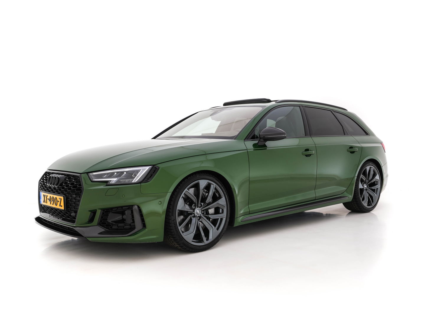 Audi RS4 2.9 TFSI quattro *MILLTEK | KERAMIK | APPLE-CARPLAY | PPF | ABT | B&O | 360-CAMERA | PANO | CARBON-PACK | HUD | SONOMA-GREEN | DEALER-AUTO*