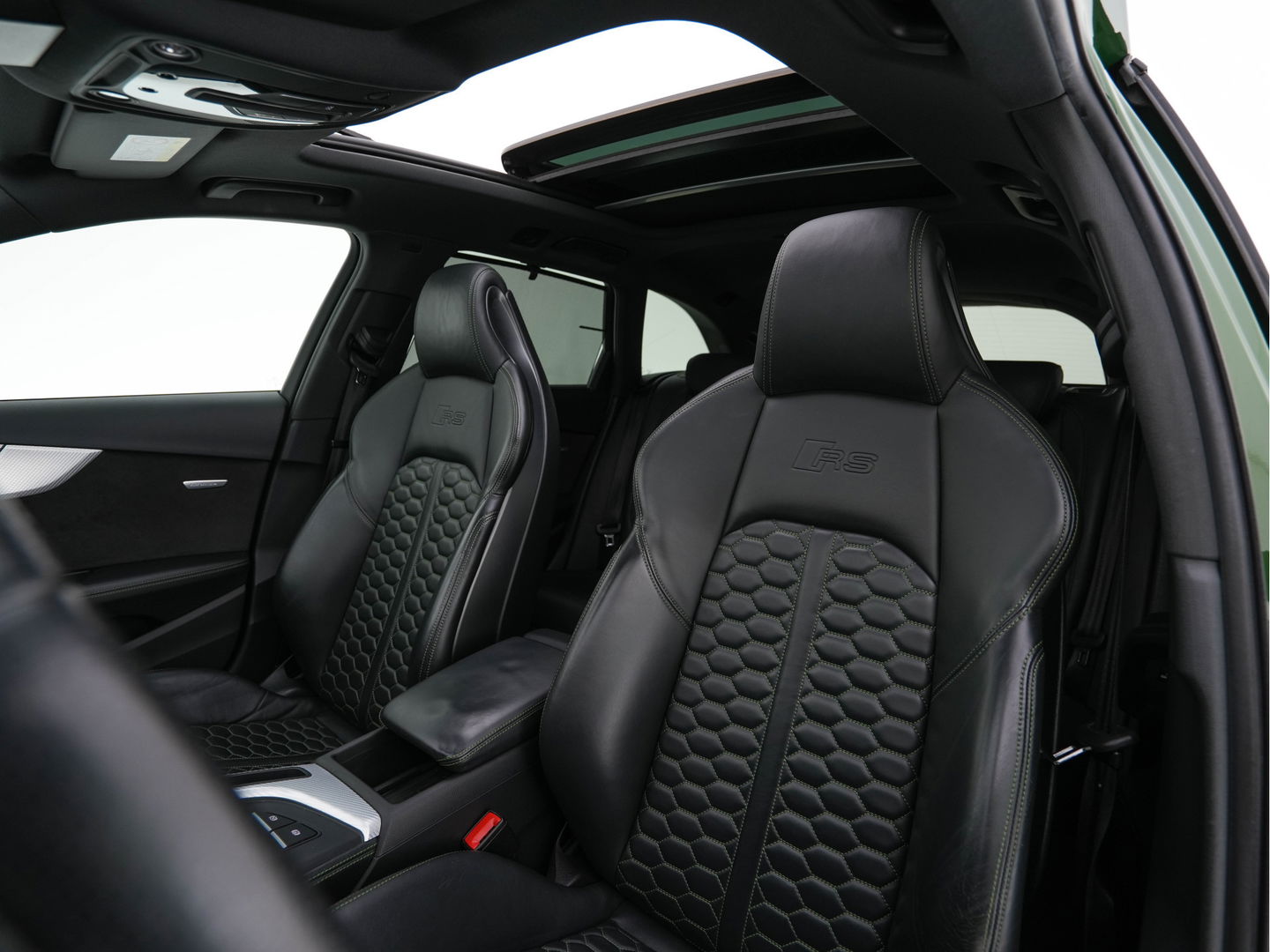 Audi RS4 2.9 TFSI quattro *MILLTEK | KERAMIK | APPLE-CARPLAY | PPF | ABT | B&O | 360-CAMERA | PANO | CARBON-PACK | HUD | SONOMA-GREEN | DEALER-AUTO*