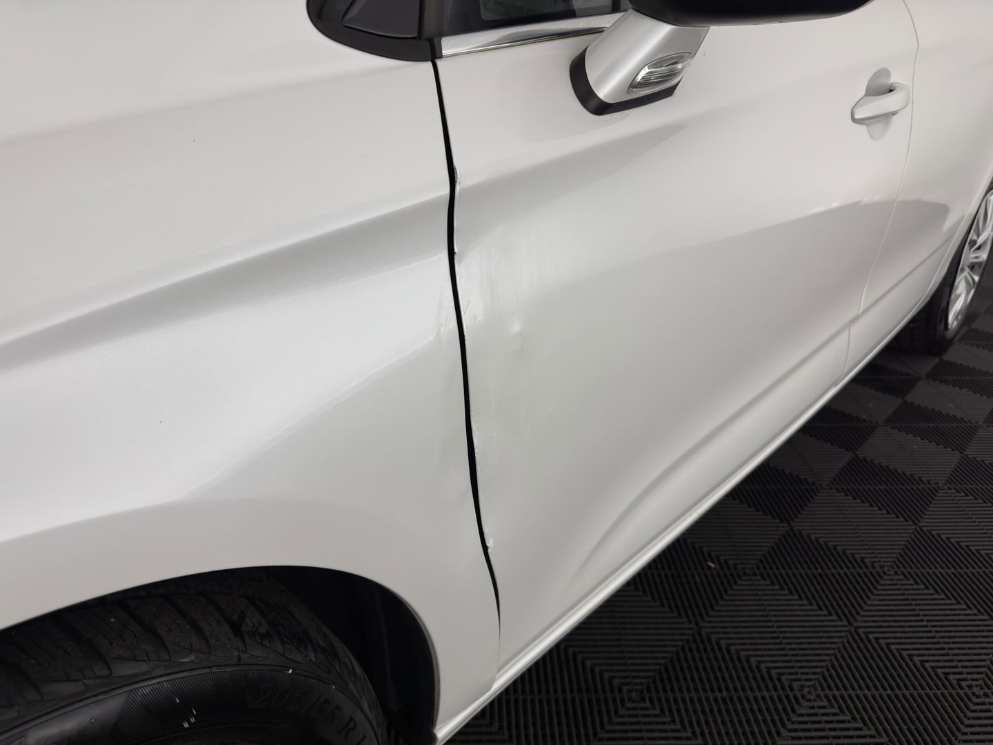 Citroën C4 1.6 BlueHDi Feel *PANO | SPORT-SEATS | PDC | PRIVACY-GLASS | ECC | CRUISE | TOWBAR*