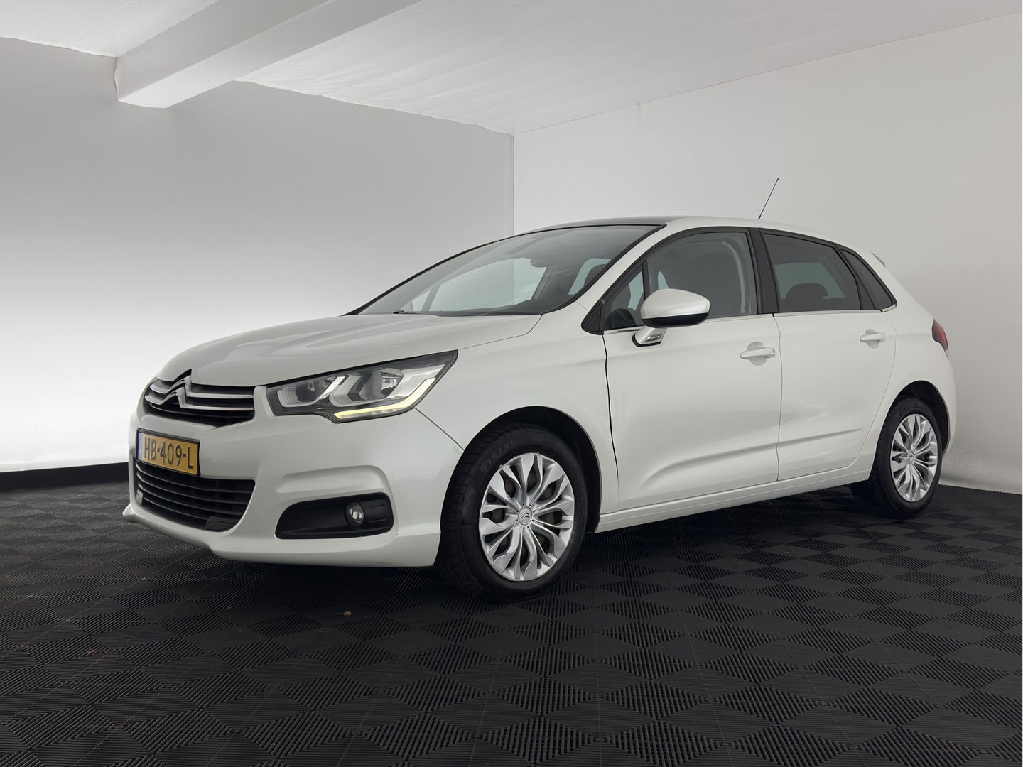Citroën C4 1.6 BlueHDi Feel *PANO | SPORT-SEATS | PDC | PRIVACY-GLASS | ECC | CRUISE | TOWBAR*
