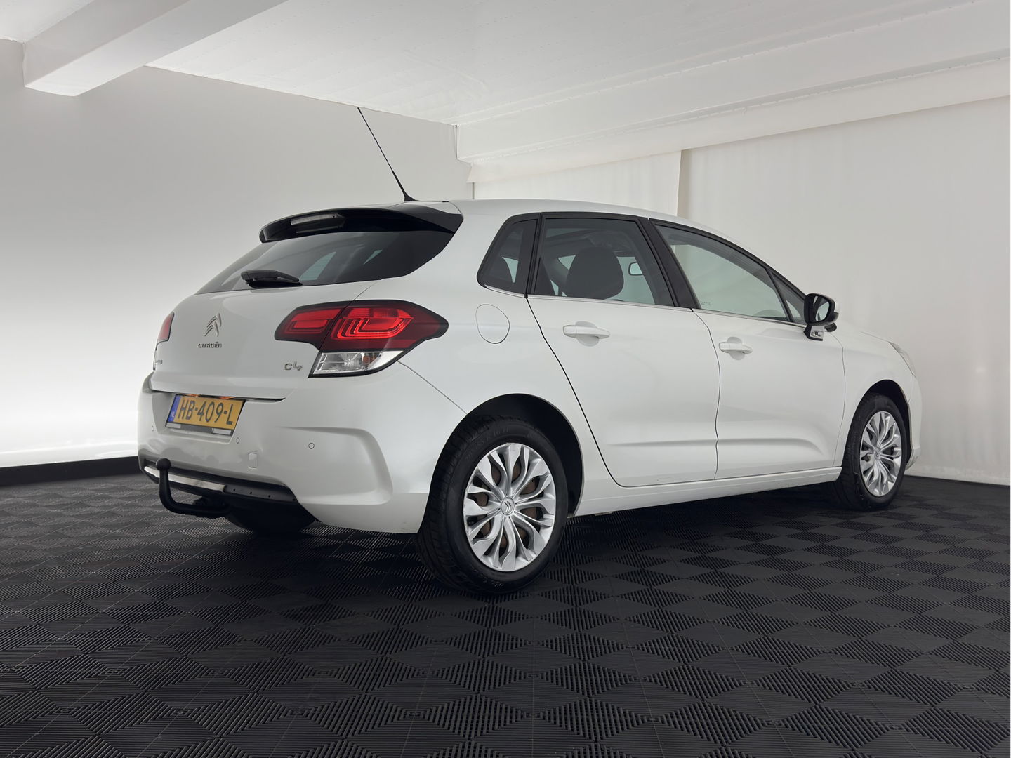 Citroën C4 1.6 BlueHDi Feel *PANO | SPORT-SEATS | PDC | PRIVACY-GLASS | ECC | CRUISE | TOWBAR*