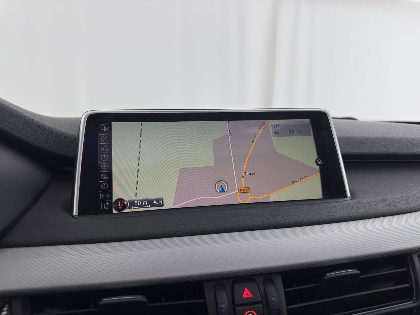 BMW X5 xDrive50i M-Sport High Executive [ 7-pers. ] Aut. *PANO | LUXURY-LEATHER | FULL-LED | HEAD-UP | MEMORY-PACK | DIGI-COCKPIT | KEYLESS | CAMERA | NAVI-FULLMAP | AMBIENT-LIGHT | HEATED-COMFORTSEATS | SHIFT-PADDLES | PRIVACY-GLASS | TOWBAR