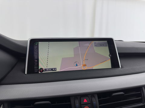 BMW X5 xDrive50i M-Sport High Executive [ 7-pers. ] Aut. *PANO | LUXURY-LEATHER | FULL-LED | HEAD-UP | MEMORY-PACK | DIGI-COCKPIT | KEYLESS | CAMERA | NAVI-FULLMAP | AMBIENT-LIGHT | HEATED-COMFORTSEATS | SHIFT-PADDLES | PRIVACY-GLASS | TOWBAR