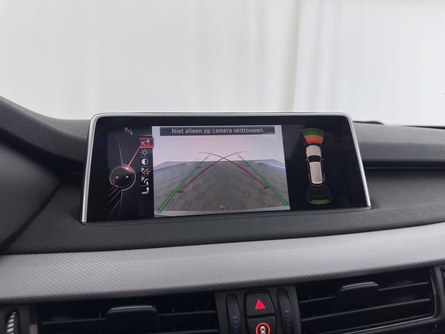 BMW X5 xDrive50i M-Sport High Executive [ 7-pers. ] Aut. *PANO | LUXURY-LEATHER | FULL-LED | HEAD-UP | MEMORY-PACK | DIGI-COCKPIT | KEYLESS | CAMERA | NAVI-FULLMAP | AMBIENT-LIGHT | HEATED-COMFORTSEATS | SHIFT-PADDLES | PRIVACY-GLASS | TOWBAR