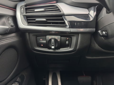 BMW X5 xDrive50i M-Sport High Executive [ 7-pers. ] Aut. *PANO | LUXURY-LEATHER | FULL-LED | HEAD-UP | MEMORY-PACK | DIGI-COCKPIT | KEYLESS | CAMERA | NAVI-FULLMAP | AMBIENT-LIGHT | HEATED-COMFORTSEATS | SHIFT-PADDLES | PRIVACY-GLASS | TOWBAR