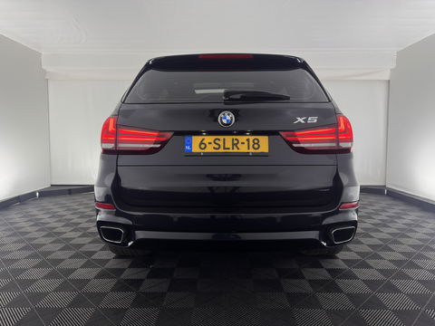 BMW X5 xDrive50i M-Sport High Executive [ 7-pers. ] Aut. *PANO | LUXURY-LEATHER | FULL-LED | HEAD-UP | MEMORY-PACK | DIGI-COCKPIT | KEYLESS | CAMERA | NAVI-FULLMAP | AMBIENT-LIGHT | HEATED-COMFORTSEATS | SHIFT-PADDLES | PRIVACY-GLASS | TOWBAR