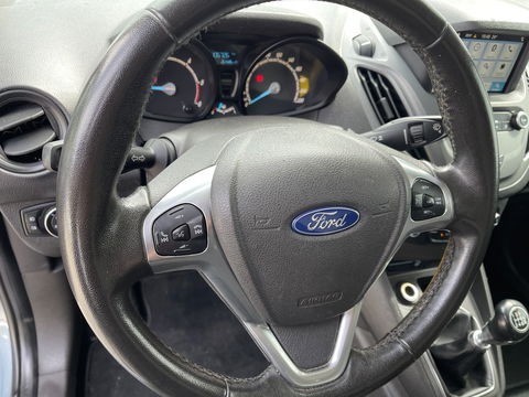 Ford Transit Courier 1.5 TDCI Limited / euro 6 diesel / bpm vrij / vaste prijs rijklaar € 8950 ex btw / airco / cruise / navigatie / grijs blauw metallic / parkeersensoren achter !