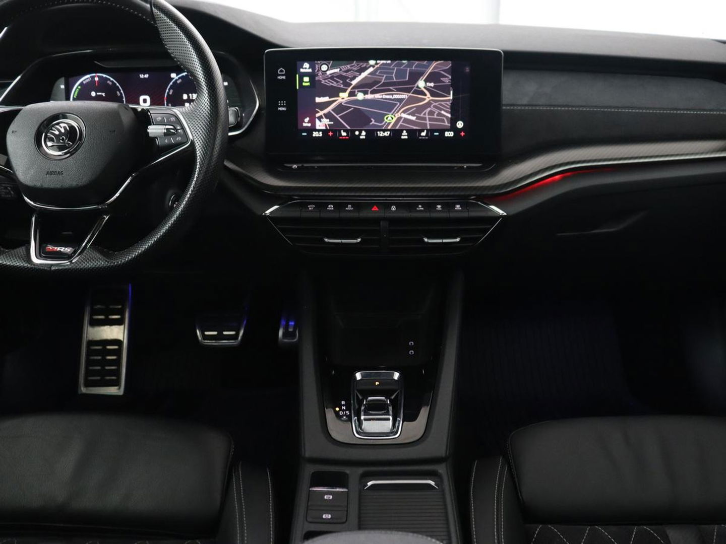 Škoda Octavia 1.4 TSI RS iV PHEV Business | Panoramadak | Head-Up | Leder/Alcantara | Stoelverwarming | Memory | Camera | Carplay | Matrix LED | Achterbankverwarming | Adaptive cruise | Plug In