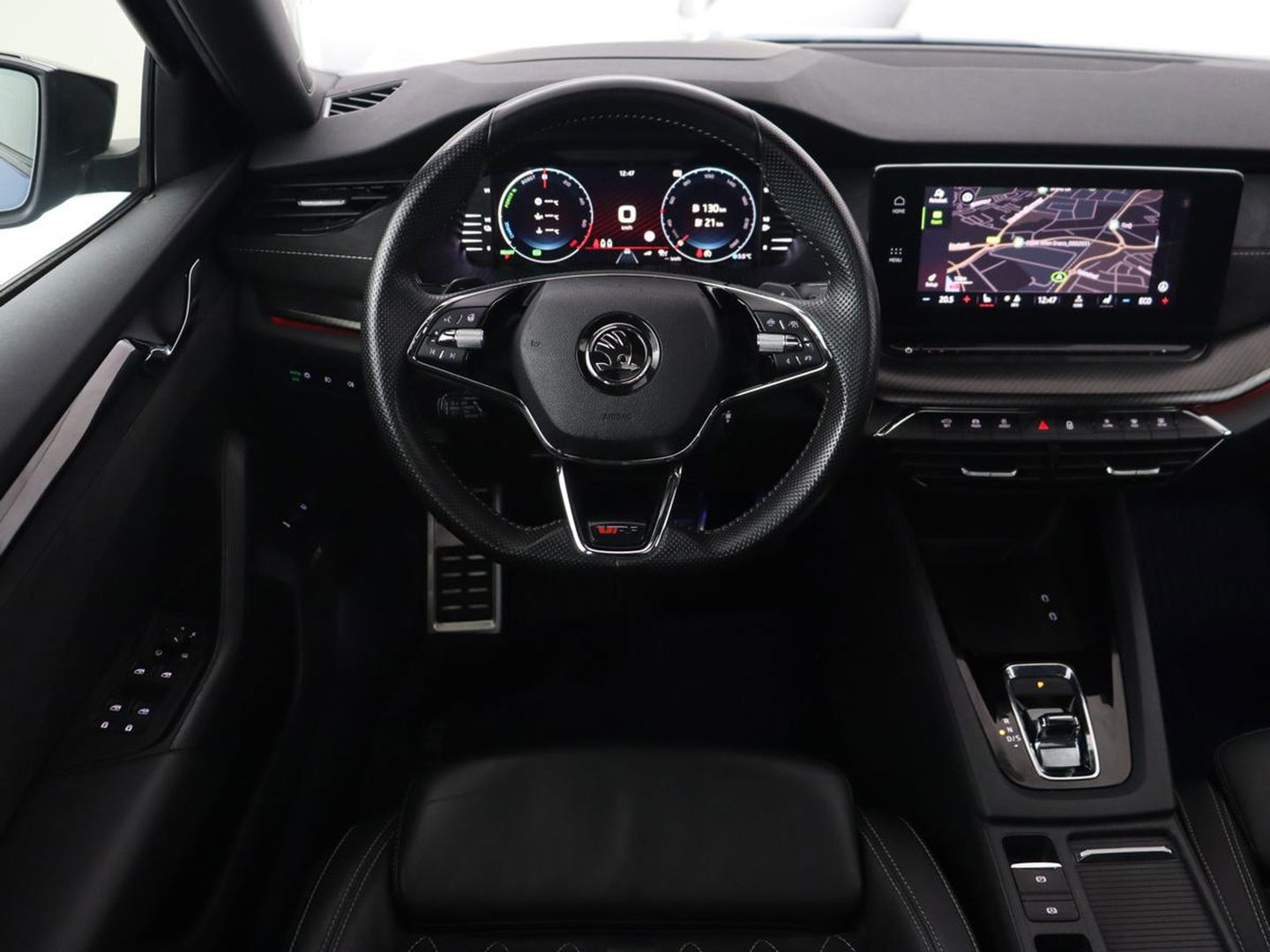 Škoda Octavia 1.4 TSI RS iV PHEV Business | Panoramadak | Head-Up | Leder/Alcantara | Stoelverwarming | Memory | Camera | Carplay | Matrix LED | Achterbankverwarming | Adaptive cruise | Plug In