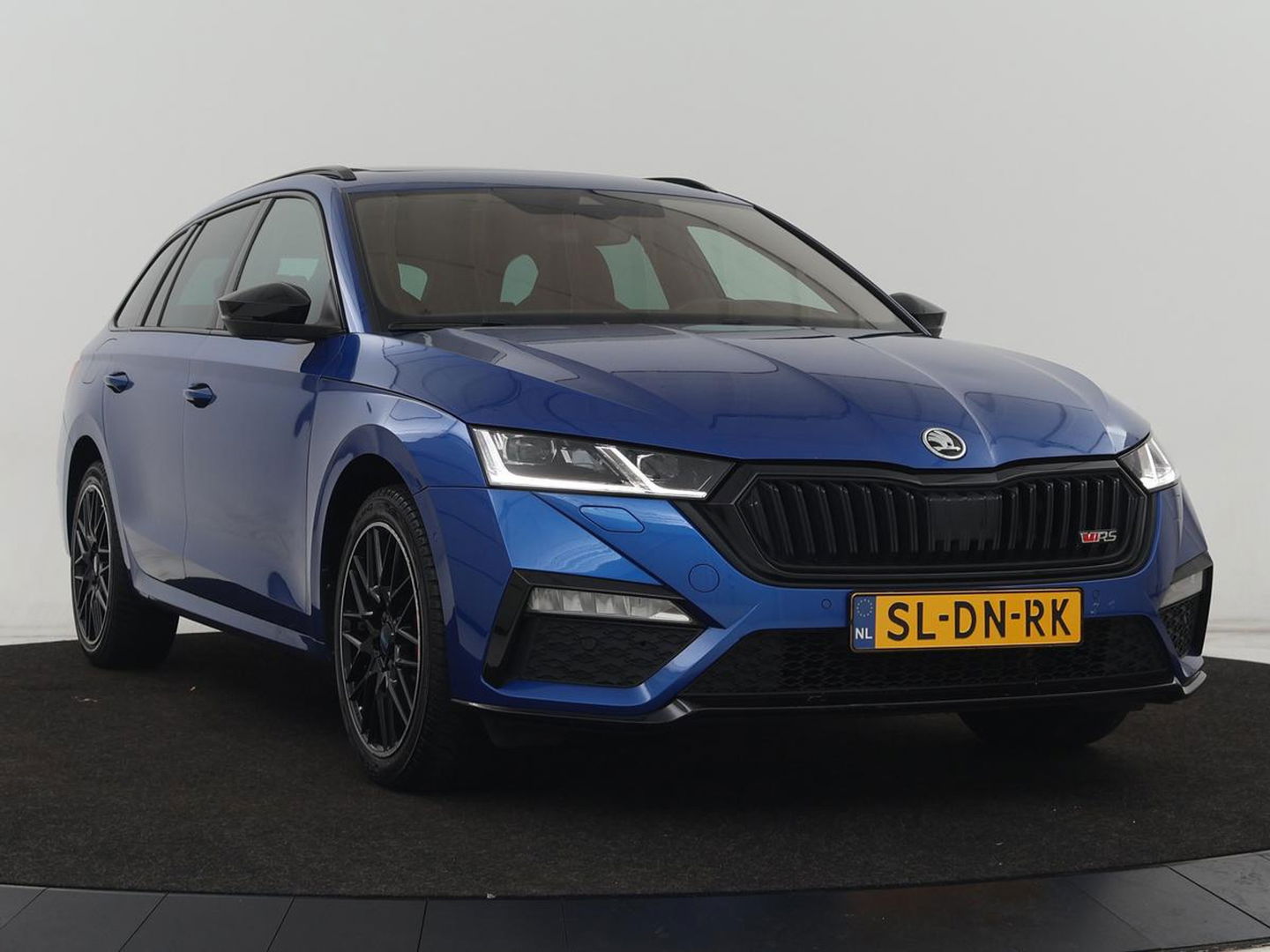 Škoda Octavia 1.4 TSI RS iV PHEV Business | Panoramadak | Head-Up | Leder/Alcantara | Stoelverwarming | Memory | Camera | Carplay | Matrix LED | Achterbankverwarming | Adaptive cruise | Plug In