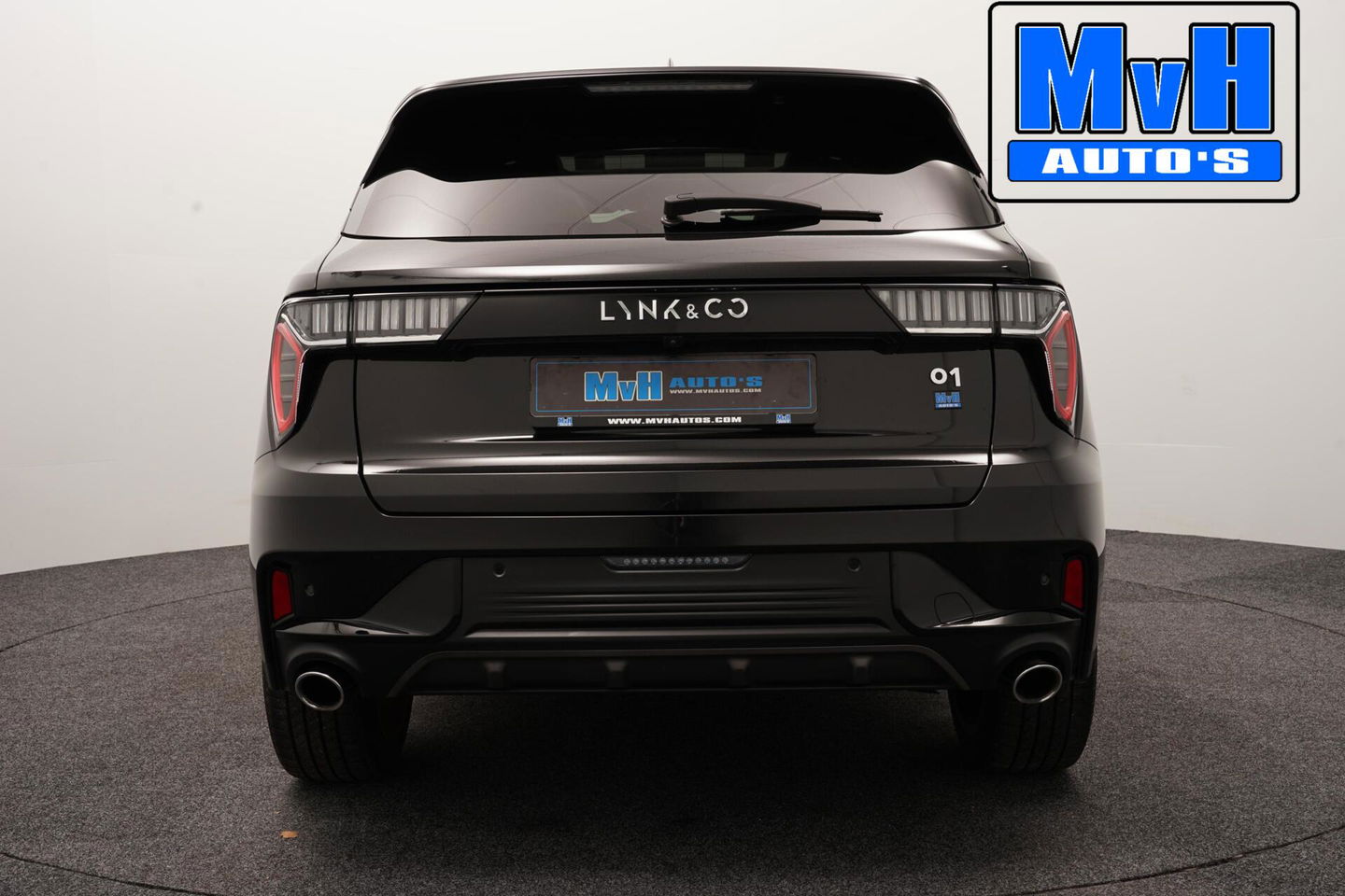 Lynk & Co 01 1.5 Plug-in Hybride|FULL BLACK|ZWARTE.HEMEL|NAP