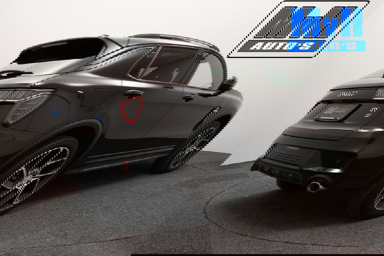 Lynk & Co 01 1.5 Plug-in Hybride|FULL BLACK|ZWARTE.HEMEL|NAP