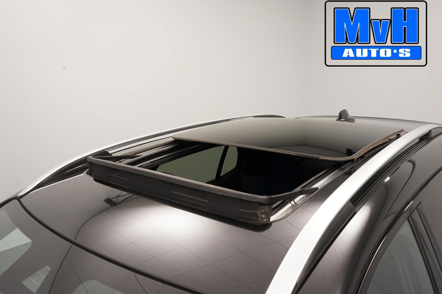 Lynk & Co 01 1.5 Plug-in Hybride|FULL BLACK|ZWARTE.HEMEL|NAP