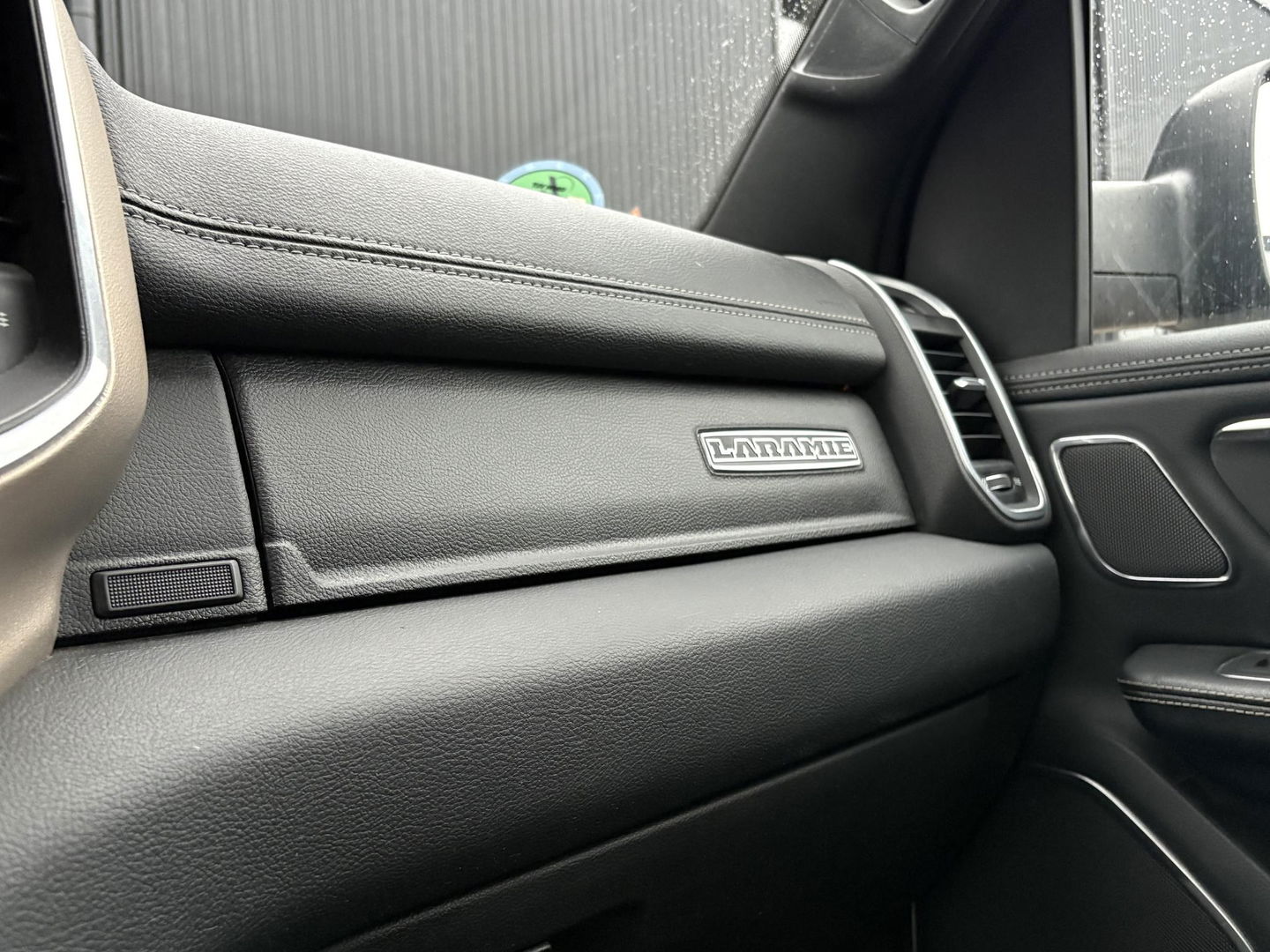 Dodge Ram Pick-Up 1500 5.7 V8 Laramie Crew Cab NIGHT PACK | LEDER/ALCANTARA | ADAPTIVE CRUISE | LED | 360 CAMERA