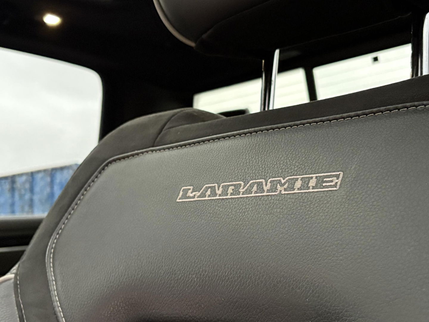 Dodge Ram Pick-Up 1500 5.7 V8 Laramie Crew Cab NIGHT PACK | LEDER/ALCANTARA | ADAPTIVE CRUISE | LED | 360 CAMERA