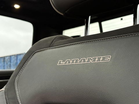 Dodge Ram Pick-Up 1500 5.7 V8 Laramie Crew Cab NIGHT PACK | LEDER/ALCANTARA | ADAPTIVE CRUISE | LED | 360 CAMERA