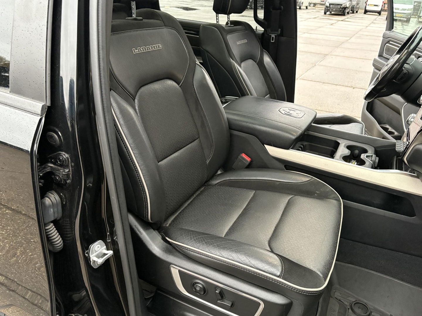 Dodge Ram Pick-Up 1500 5.7 V8 Laramie Crew Cab NIGHT PACK | LEDER/ALCANTARA | ADAPTIVE CRUISE | LED | 360 CAMERA