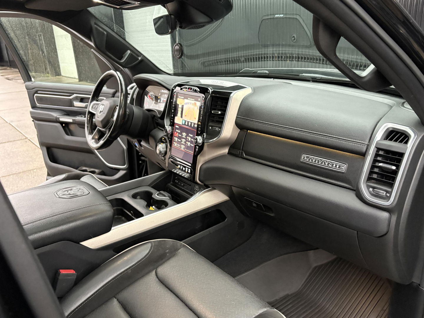 Dodge Ram Pick-Up 1500 5.7 V8 Laramie Crew Cab NIGHT PACK | LEDER/ALCANTARA | ADAPTIVE CRUISE | LED | 360 CAMERA