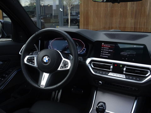 BMW 3 Serie Touring 330e 292PK High Exc. / M-Sport Individual / laser