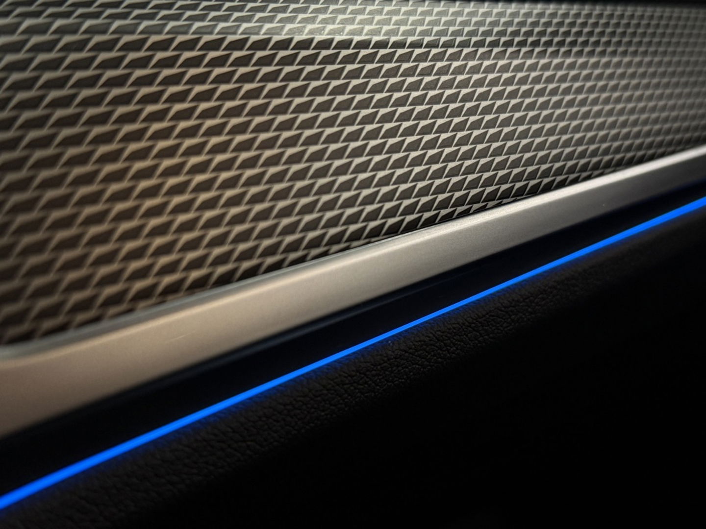 BMW 3 Serie Touring 330e 292PK High Exc. / M-Sport Individual / laser