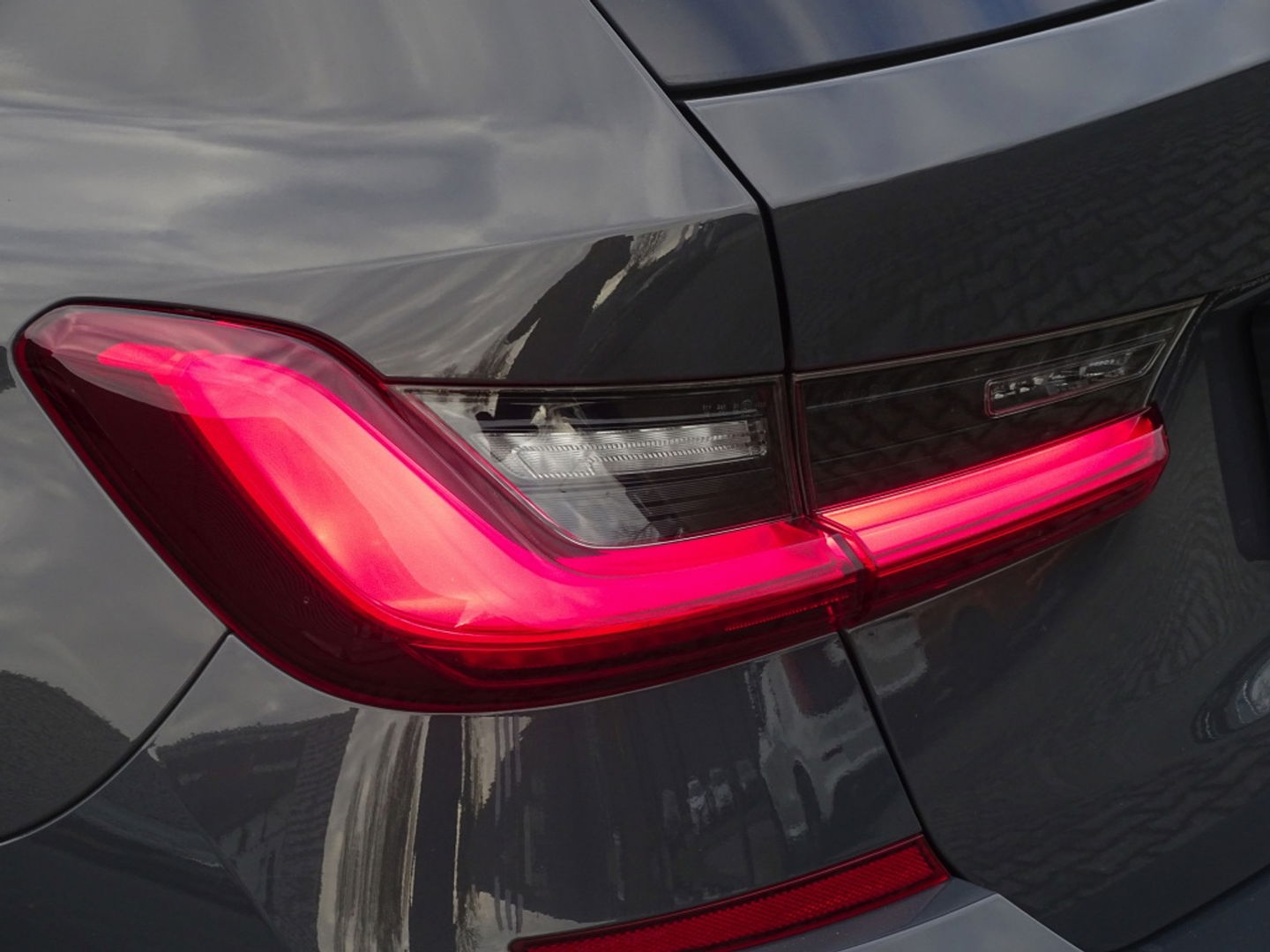 BMW 3 Serie Touring 330e 292PK High Exc. / M-Sport Individual / laser