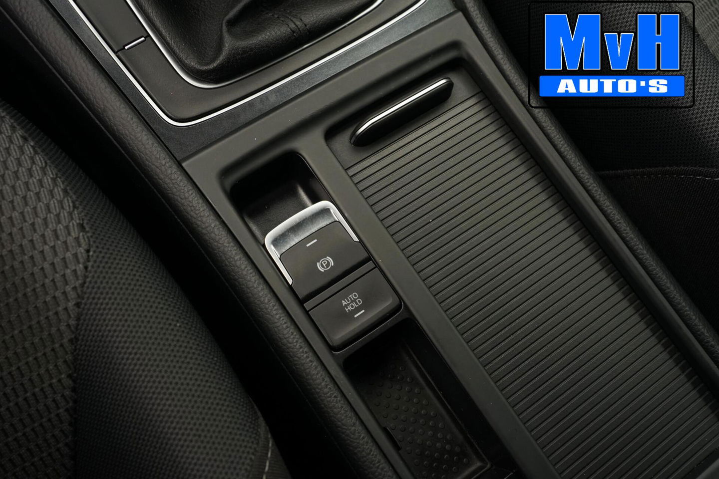 Volkswagen Golf 1.0 TSI Comfortline|ACC|TREKHAAK|PDC|CARPLAY