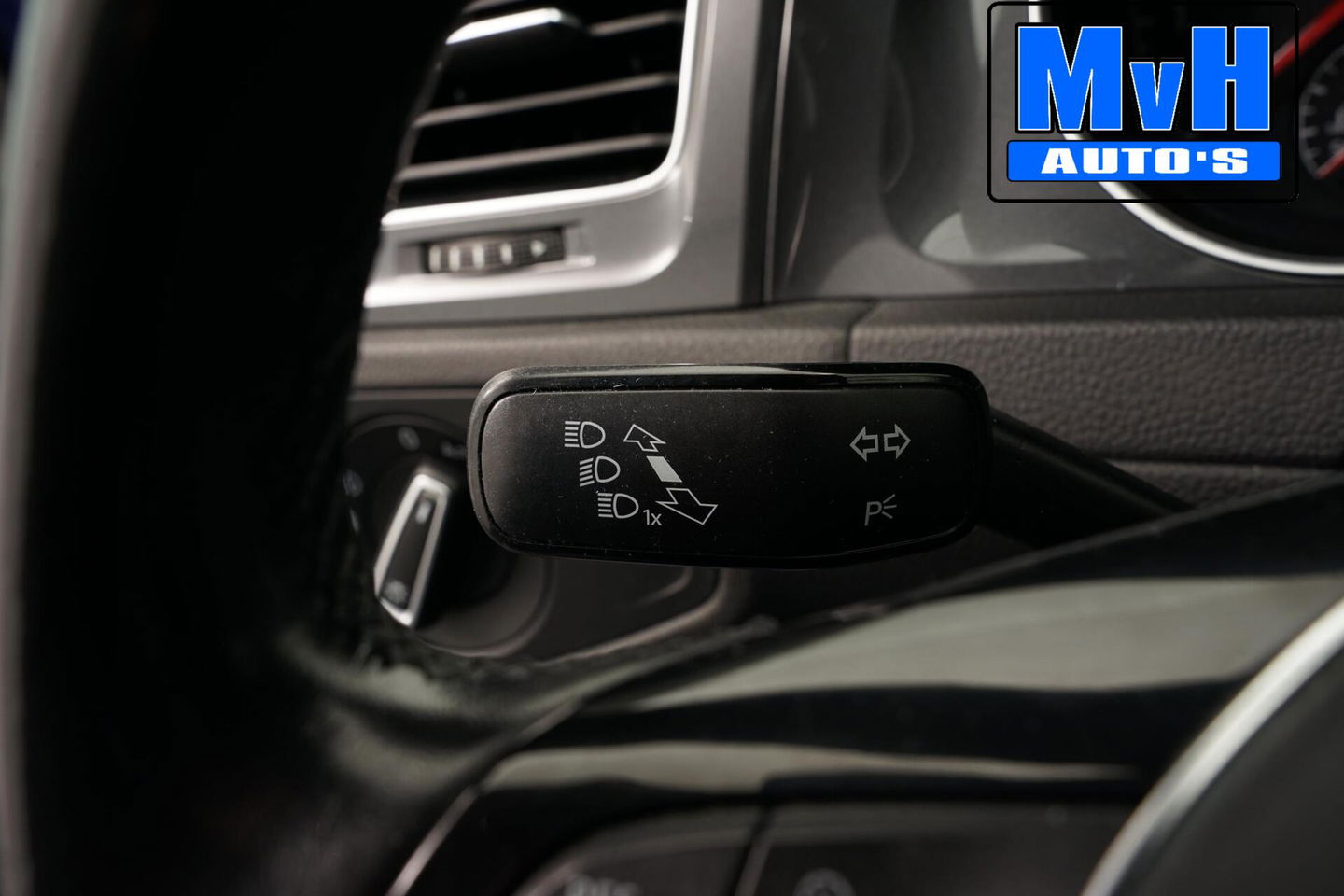 Volkswagen Golf 1.0 TSI Comfortline|ACC|TREKHAAK|PDC|CARPLAY