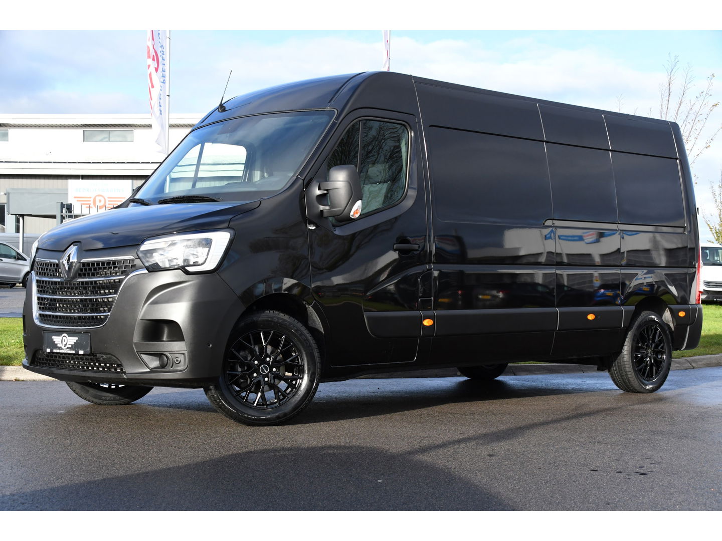 Renault Master T35 2.3 dCi 180 L3H2 Black Edition Camera, 180pk, Cruise, Carplay, Multimedia, Trekhaak, Sensoren, NAVI, Uniek!