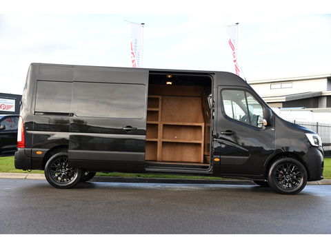 Renault Master T35 2.3 dCi 180 L3H2 Black Edition Camera, 180pk, Cruise, Carplay, Multimedia, Trekhaak, Sensoren, NAVI, Uniek!