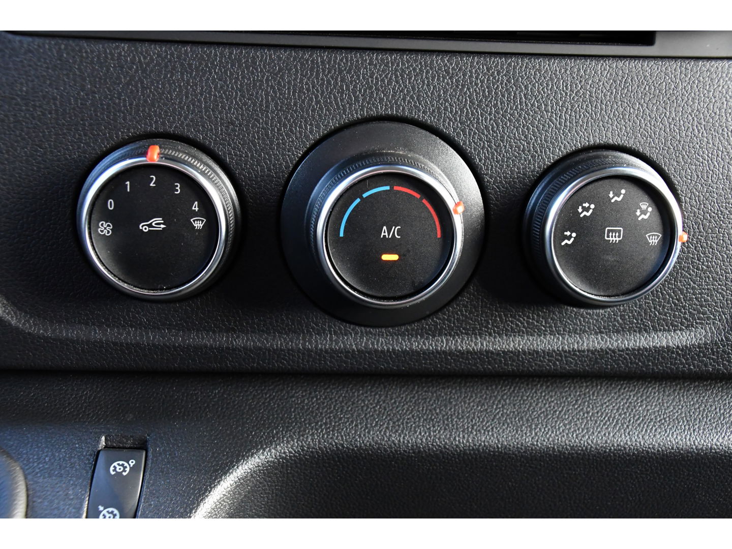 Renault Master T35 2.3 dCi 180 L3H2 Black Edition Camera, 180pk, Cruise, Carplay, Multimedia, Trekhaak, Sensoren, NAVI, Uniek!